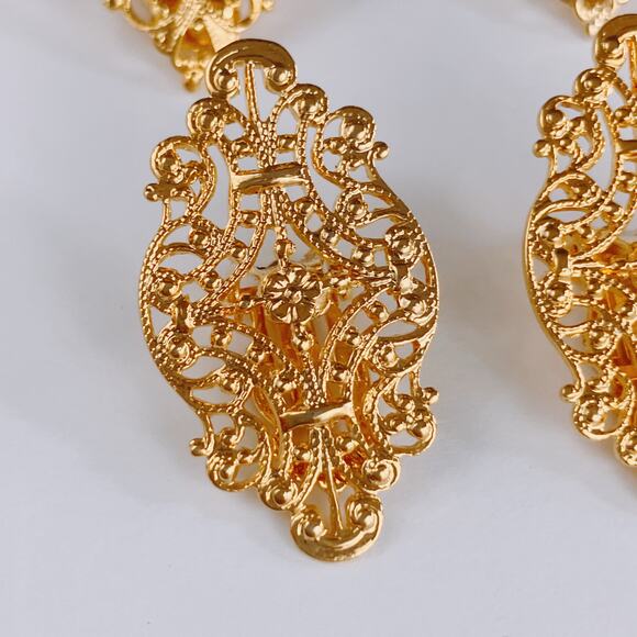 VTG Lot of 2 Clip On Earrings Gold Tone Filigree Ornate Costume Jewelry - Picture 11 of 11